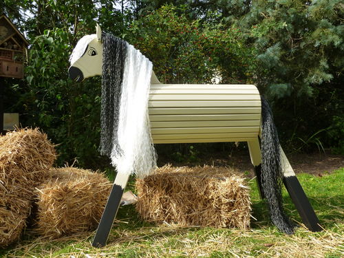 100cm Holzpferd beige mit Farbverlauf schwarz Pressengarn schwarz weiß Maul und Gesichtiß